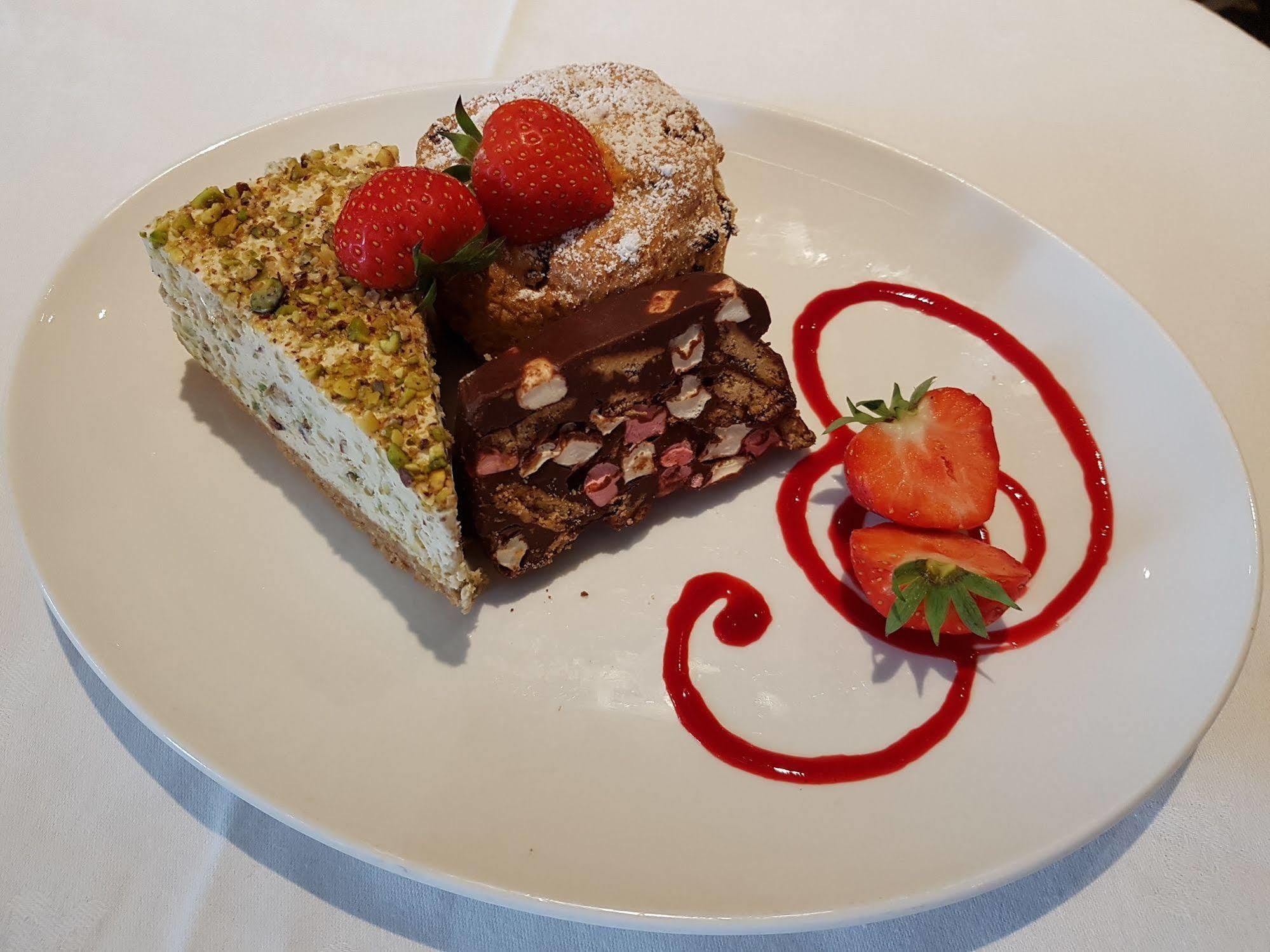 Cill Aodain Court Hotel Kiltimagh Eksteriør billede