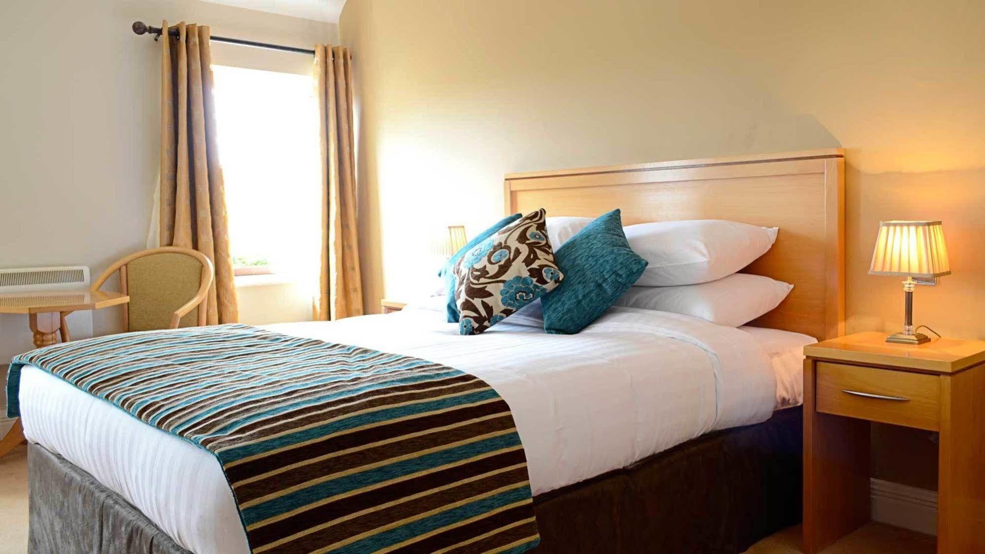 Cill Aodain Court Hotel Kiltimagh Eksteriør billede