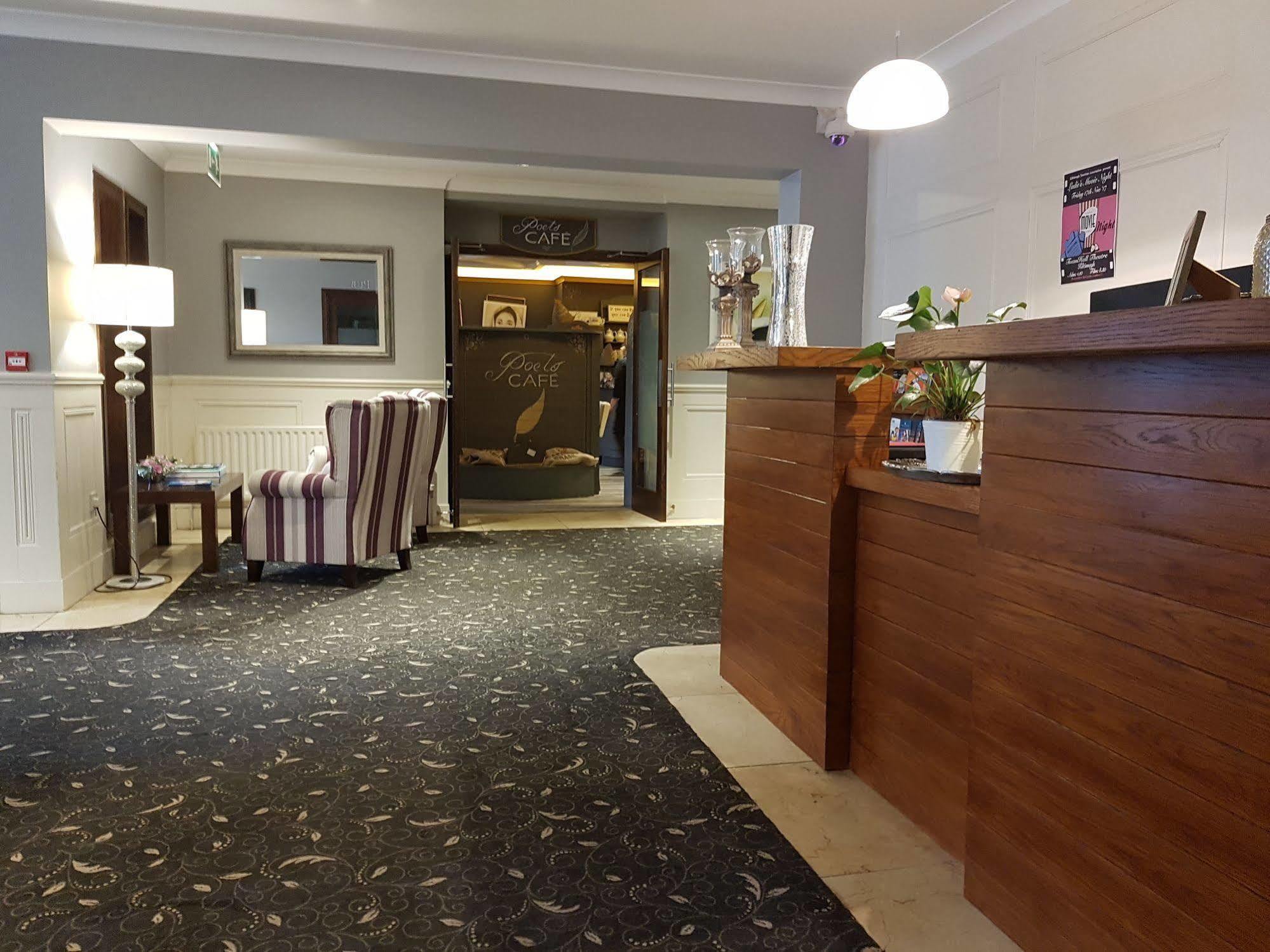 Cill Aodain Court Hotel Kiltimagh Eksteriør billede